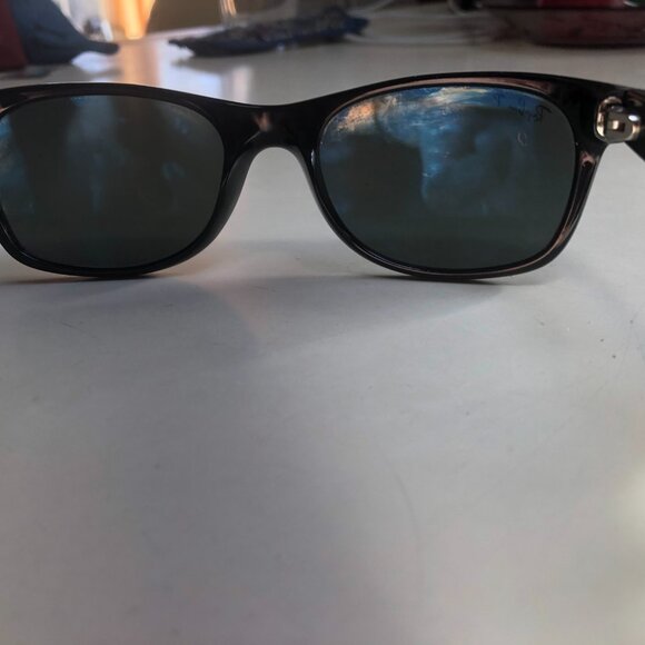 Ray-Ban New Wayfarer Polarized Sunglasses - Picture 3 of 5